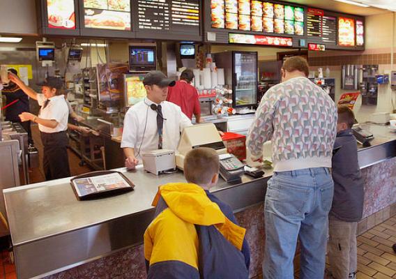 Time-use patterns may provide clues to what motivates purchases of fast food, in a new study from USDA’s Economic Research Service.